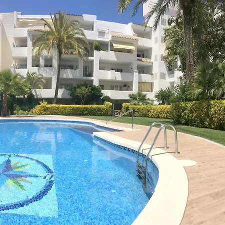 Royal Llevant 1 1 *