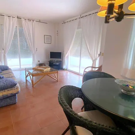 Royal Llevant 1 1 * Rosas